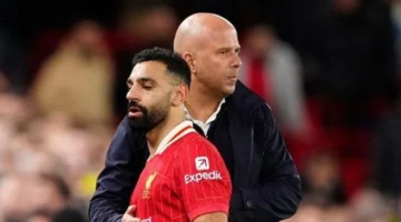 موعد العودة.. سلوت يستعين بصلاح لتعافي ليفربول